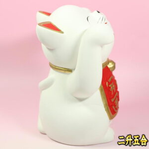開運の縁起物の置物：右側面画像