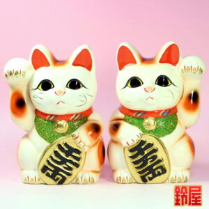 商売繁盛の縁起物である開店祝い招き猫セット1