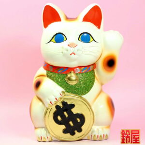 商売繁盛の縁起物であるドル猫の招き猫の置物1