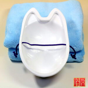 商売繁盛の縁起物である和風の狐のお面2