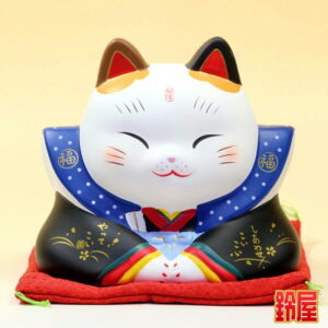 出世祈願の縁起物である福助招き猫の置物1