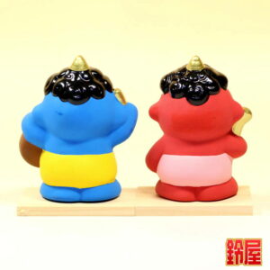 魔除け祈願の縁起物であるかわいい鬼っこの置物2