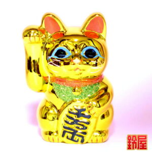 金運アップの縁起物である金色の小判猫の置物1