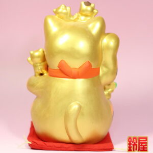 金運アップの縁起物である金色の七福招き猫2