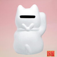 手作りの縁起物である絵付けキットの招き猫2