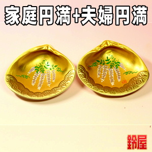 家庭円満の縁起物である藤の絵柄の貝合わせを販売